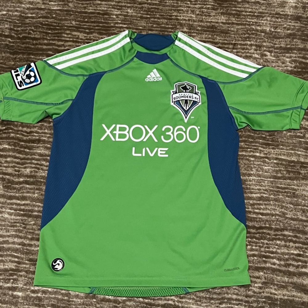 Boys Seattle Sounders soccer jersey Adidas size large